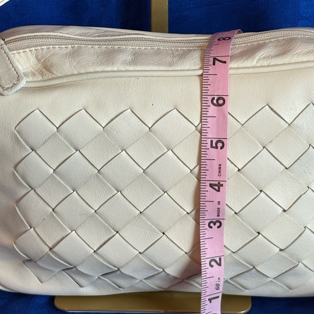 Valerie Stevens Cream Leather Bag  with Gold Accent - Picture 7 of 7